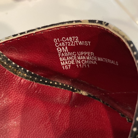 CLIFFS Sandals by White Mountain - Picture 13 of 13